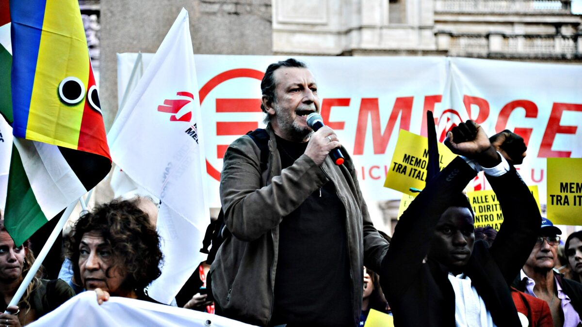 Dai vescovi milioni di euro a Casarini, imputato per traffico di esseri umani