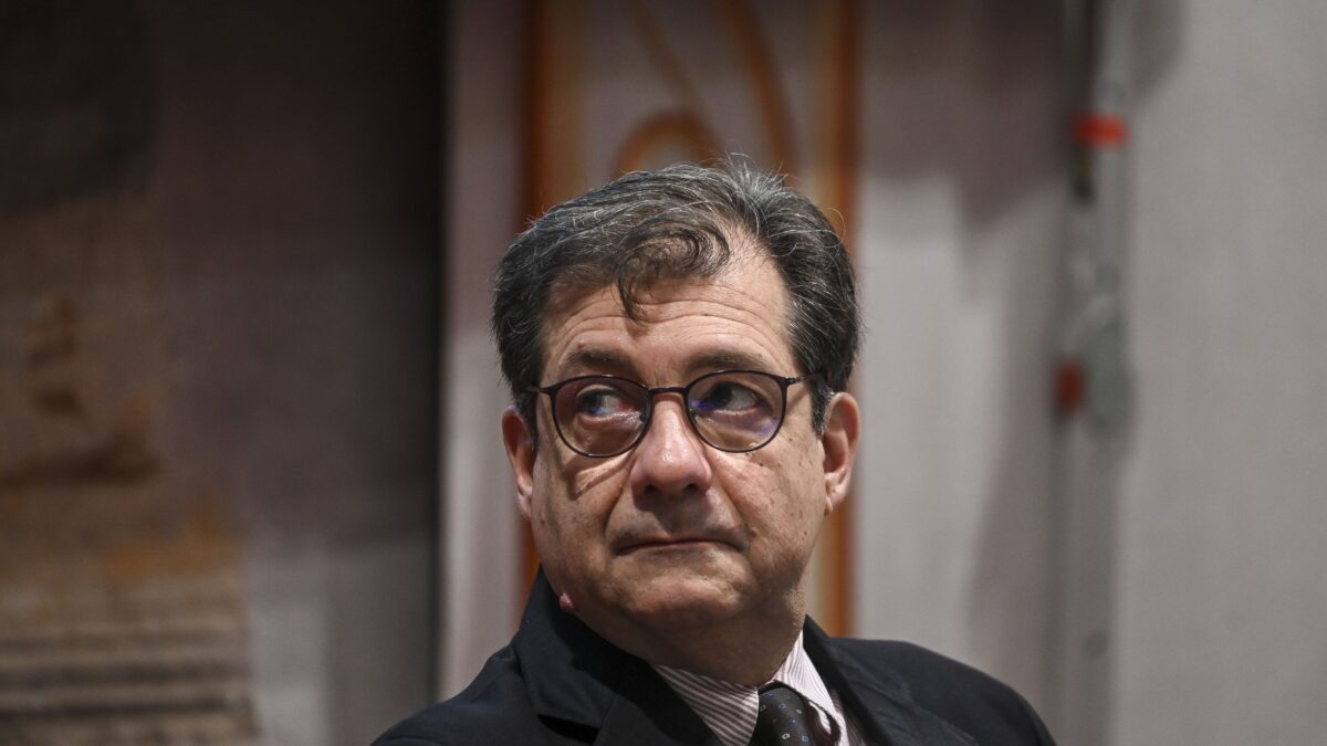 L’agguato telefonico fa una vittima. Lascia il consigliere diplomatico Talò