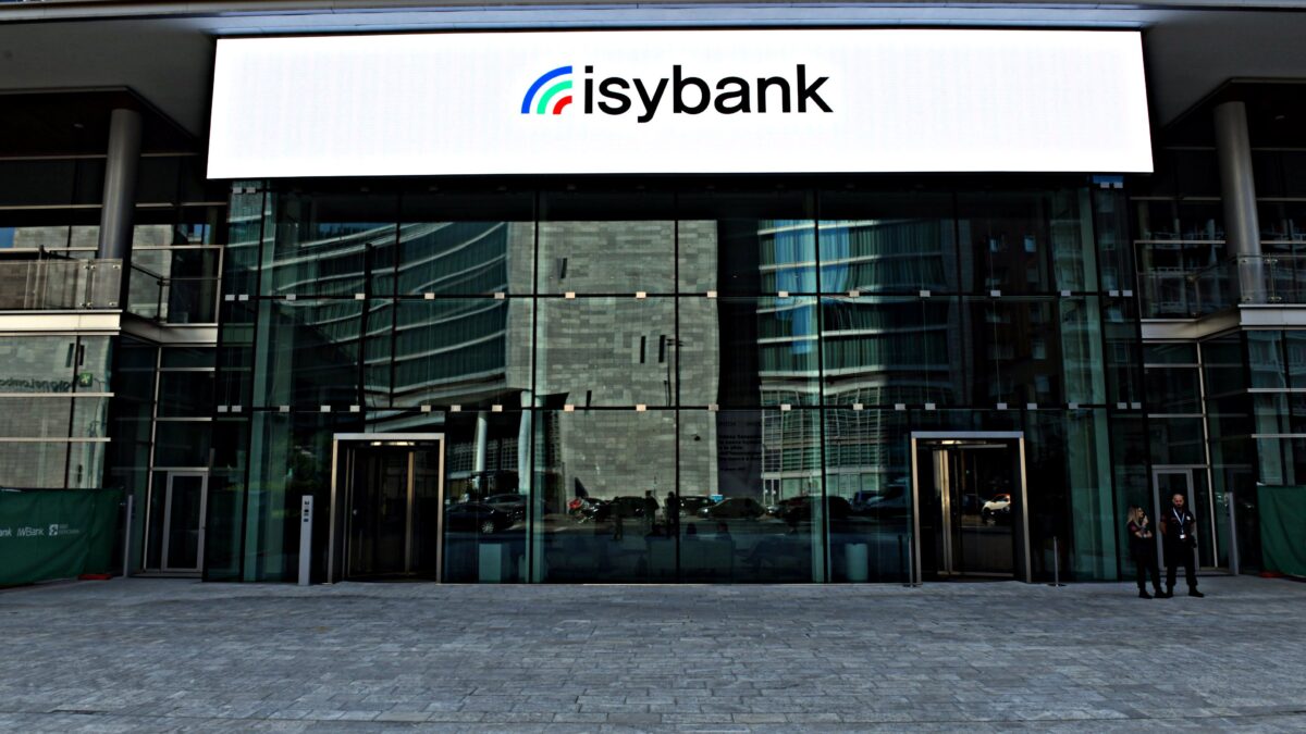 Intesa su Isybank: «Risolveremo»