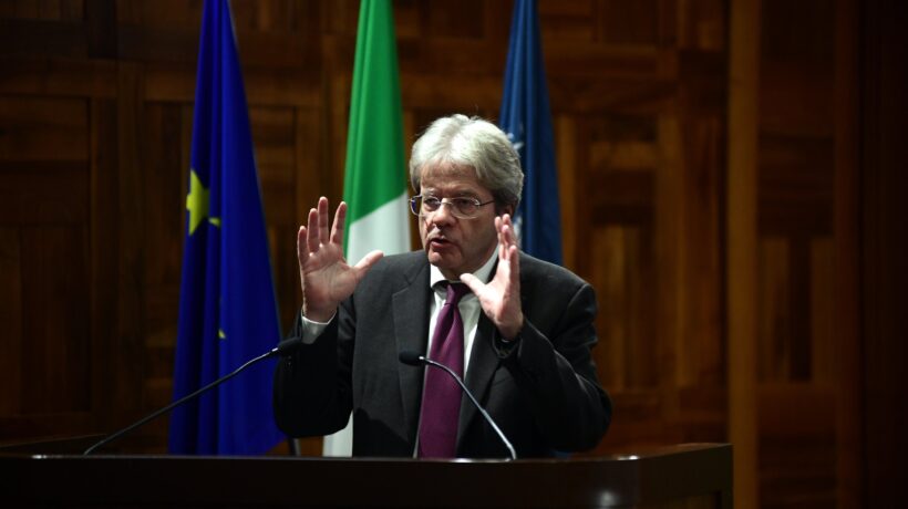 L’Ue abbassa le stime del Pil mentre si tratta su Patto e Mes