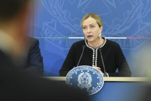 Il premier eletto dal popolo alle urne per chiudere l’era dei «re» al Colle