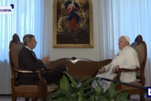 Francesco bacchetta i conservatori: «Indietristi, la Chiesa va avanti»