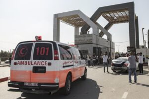 Rafah apre le porte: «Fuori 500 stranieri»
