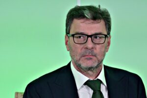Meno aiuti alle madri per salvare le pensioni