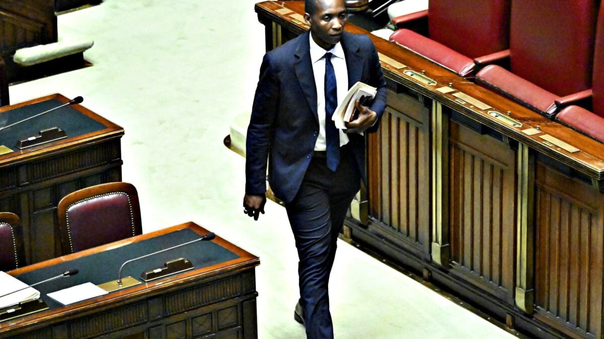 Le carte inchiodano Soumahoro. Non può restare in Parlamento