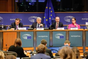 Roma-Parigi-Berlino: «La priorità è isolare i fondamentalisti». E Borrell critica l’Anp