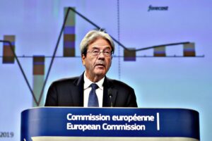 Ok con riserva alla manovra: l’Ue rimanda Roma e Berlino. Parigi bocciata, promossi in 7