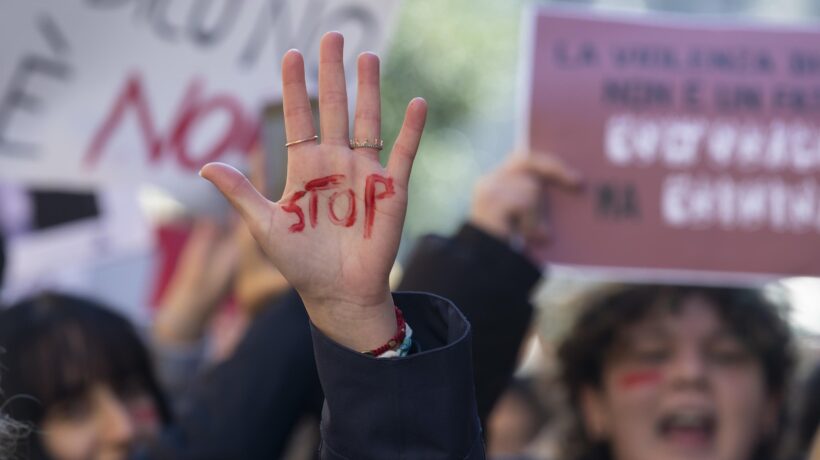 Ci dà dei negazionisti chi non è neppure capace di fare i conti