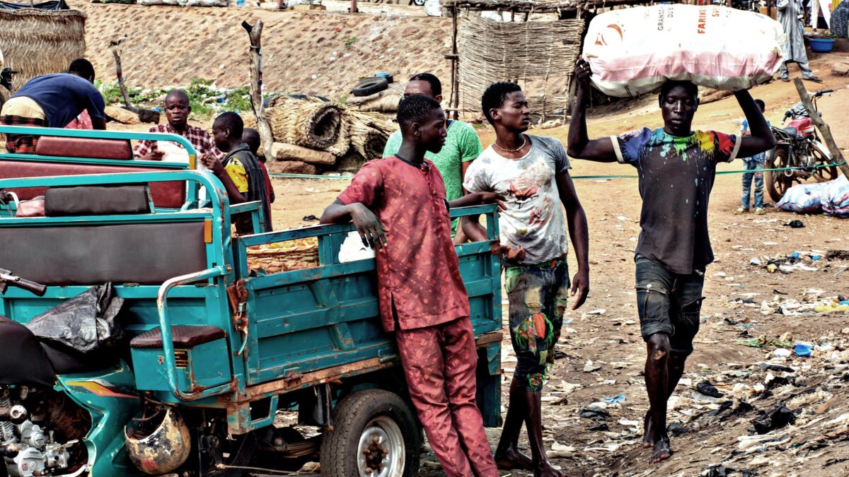 Nuova emergenza migranti in Africa mentre l’Ue si perde in chiacchiere