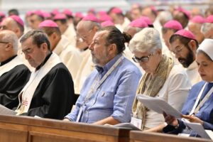 Casarini & C. usavano il Papa per fare soldi. E poi: «I vescovi sono c…»