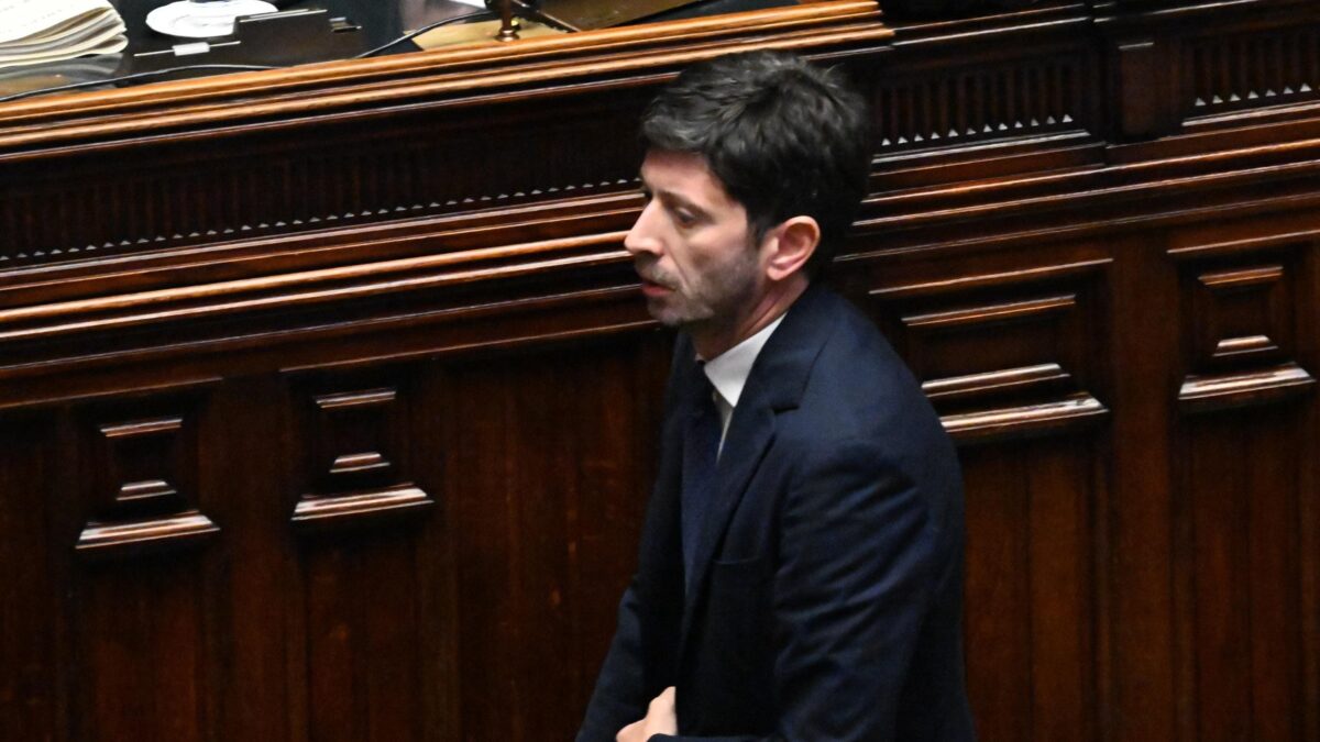 A sinistra gioco sporco su sanità pubblica e privata