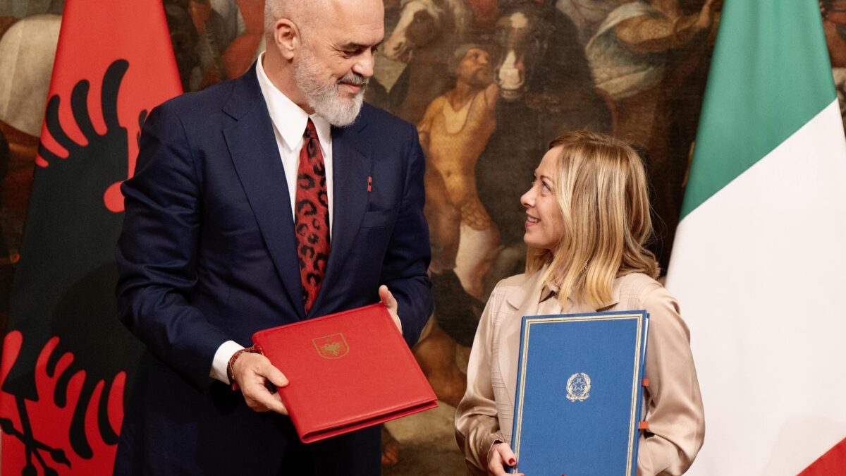 L’accordo con Tirana rispetta i regolamenti. Chi lo sta criticando dice falsità giuridiche