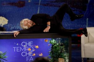 Grillo torna in tv, sbertuccia Conte
e attacca l’accusatrice del figlio