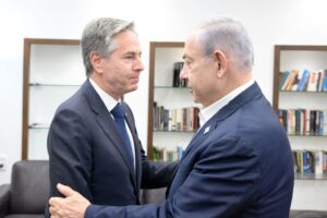 Le pressioni Usa sortiscono effetti. Israele non chiude la porta all’Anp