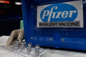 La supplica di Pfizer: «Parliamo del virus…»