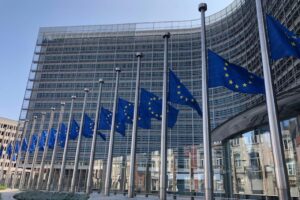 L’Italia traccia il 99,9% dei farmaci ma l’Ue ci impone il modello Far West