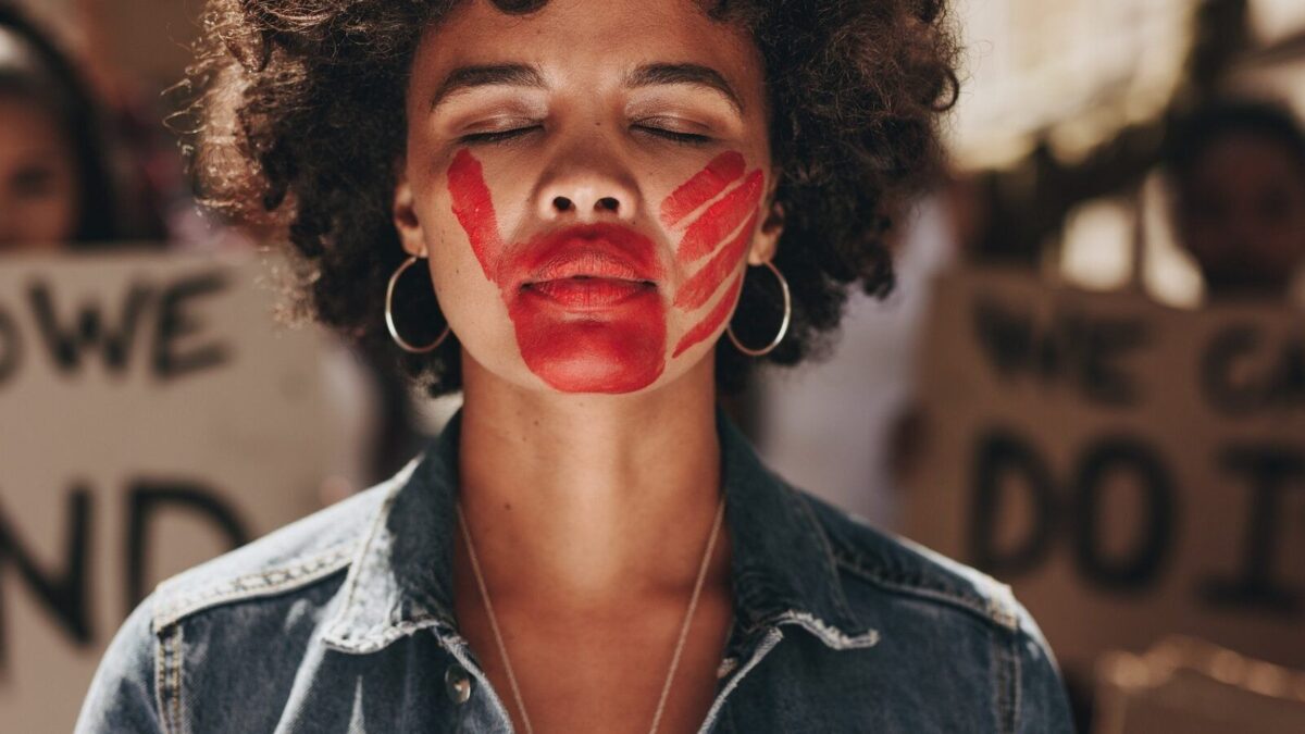 L’insicurezza causa la violenza sulle donne