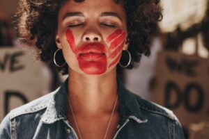 L’insicurezza causa la violenza sulle donne