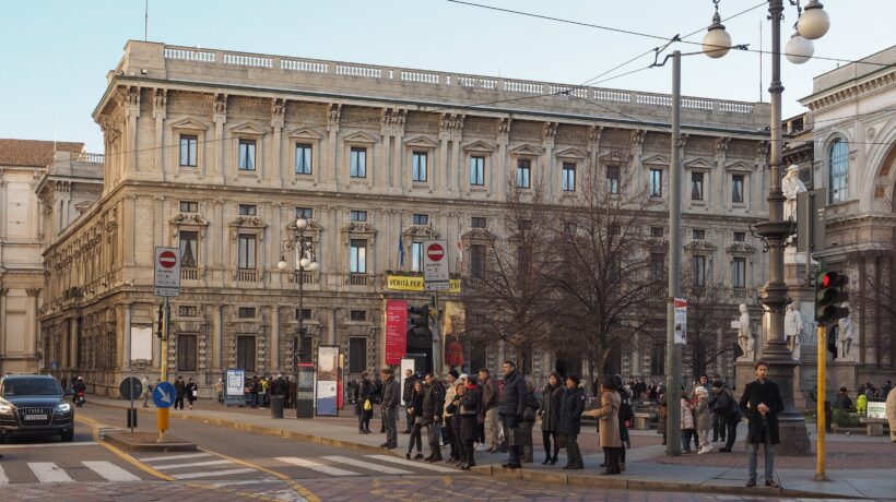 Africano tenta una violenza sessuale davanti alla finestra di Beppe Sala