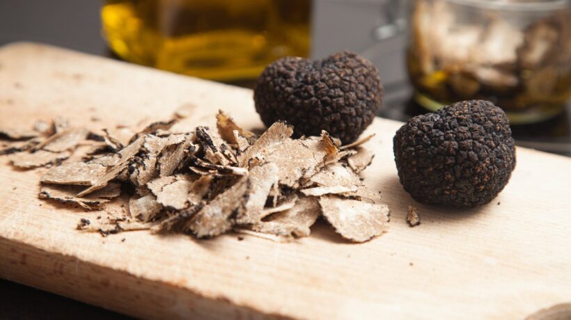 Le virtù del tartufo, tesoro sotterraneo e contorno di pregio dei nostri piatti