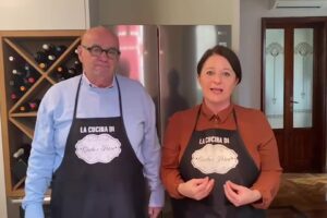 Le pillole di galateo di Petra e Carlo: cinque cose da non fare al ristorante