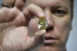 Le sanzioni sui diamanti russi cambiano la geopolitica delle pietre preziose