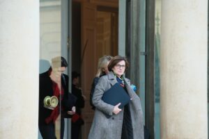 L’inventrice dell’eutanasia di Macron sotto indagine per doni da Big Pharma