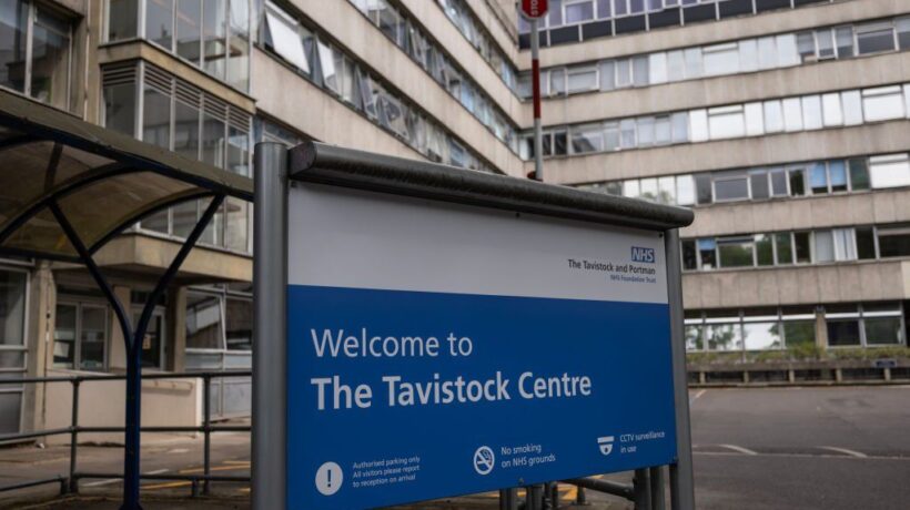 Cliniche per baby trans, Londra tira il freno