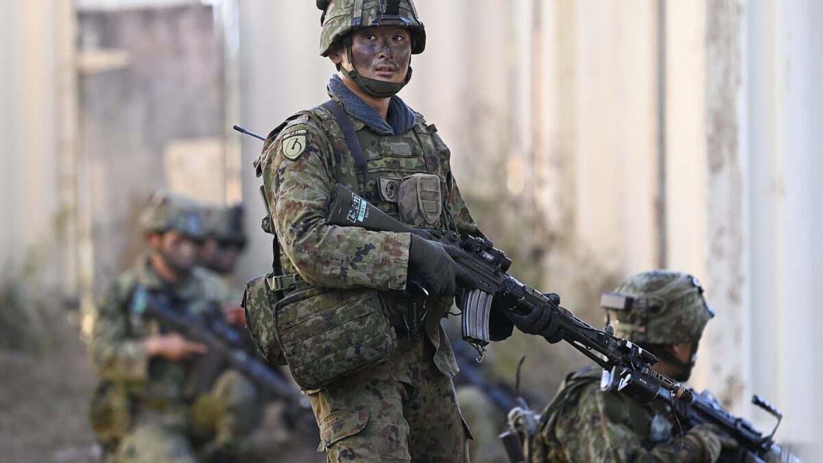 Il Giappone vuole rifarsi un esercito, ma non ha più soldati