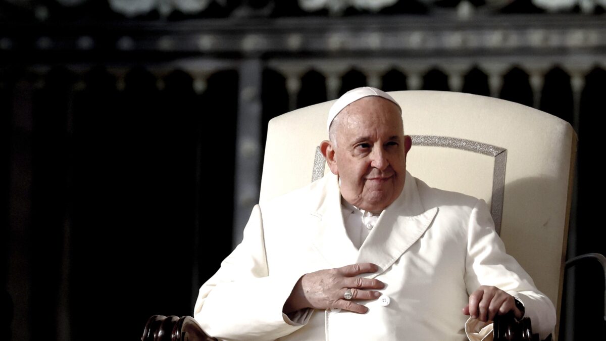 I vescovi di mezzo mondo si ribellano al Papa sui gay