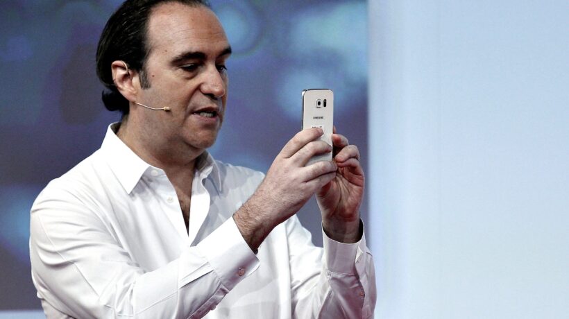 Iliad telefona a Vodafone e le suona a Vivendi