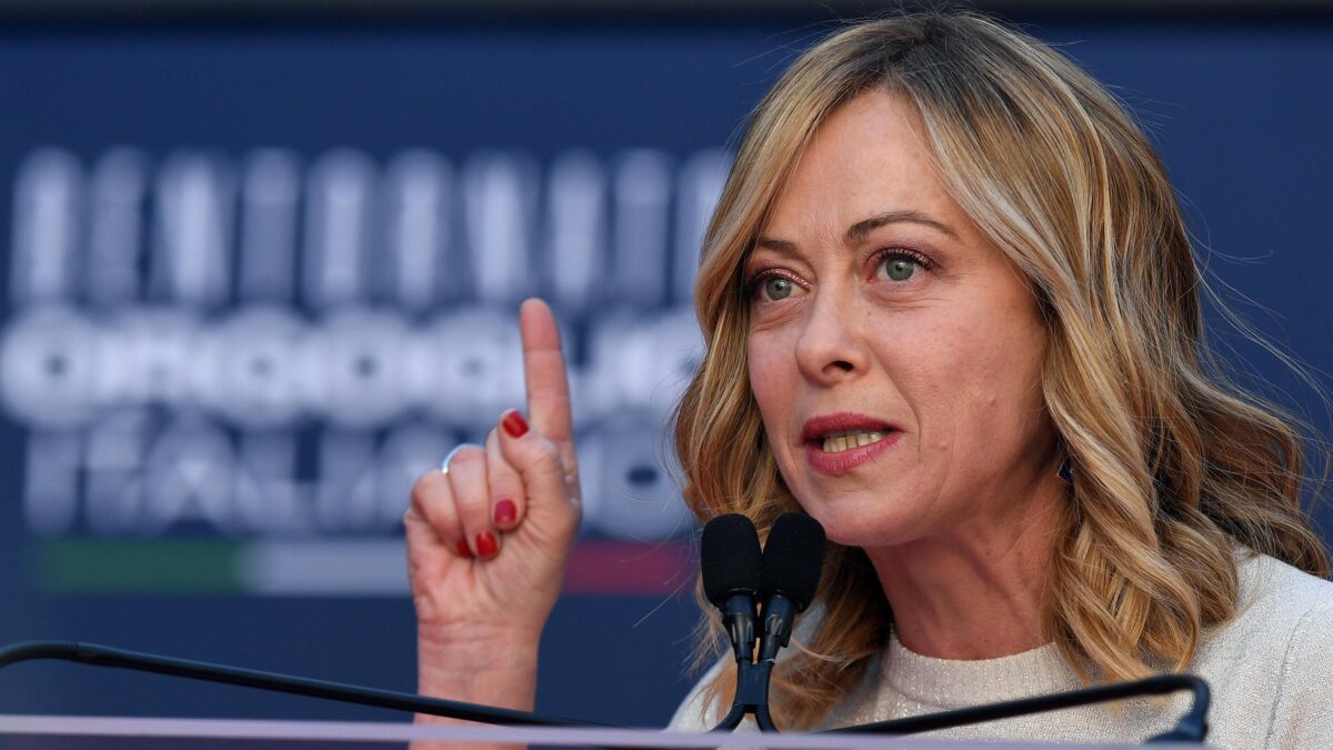 Meloni da Atreju: «Non lasceremo l’Ue a chi la trasforma in Unione sovietica»