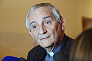 Zuppi, il porporato camaleonte che studia da Papa