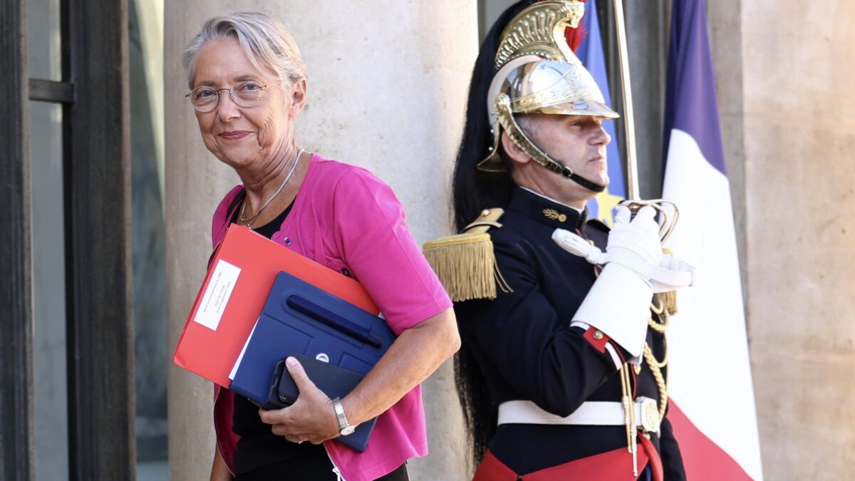 Nella Francia globalista si inventano il sovranismo nelle chat dei cellulari