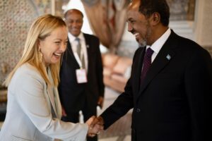 A Dubai Meloni lancia la conferenza africana
