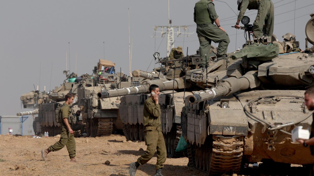 Raid a tappeto e tank nel Sud di Gaza. Usa al lavoro col Qatar per gli ostaggi