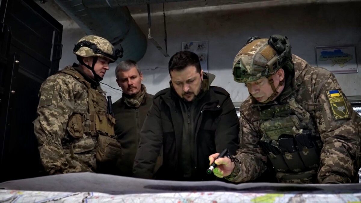 Zelensky messo all’angolo dal sindaco di Kiev: «Pagherà i suoi fallimenti»
