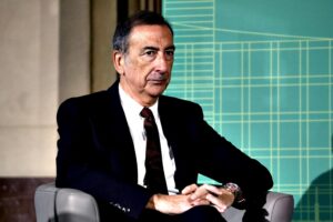 Beppe Sala si accoda ai partigiani e trasforma la Scala in un teatrino