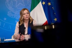 Meloni smaschera il bluff del salario minimo