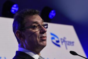 Pfizer denuncia l’Ungheria: vuole 60 milioni
