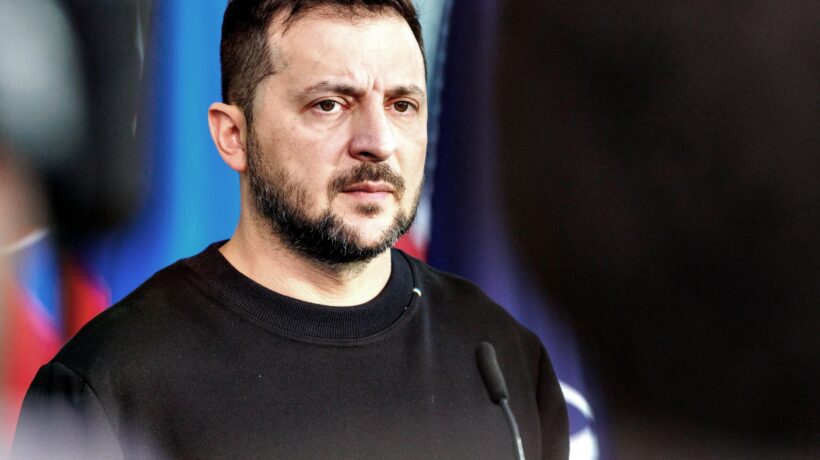 Zelensky senza soldi si consola con i missili