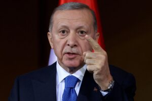 Erdogan minaccia Israele: «Pagherà se prova a colpire Hamas in Turchia»