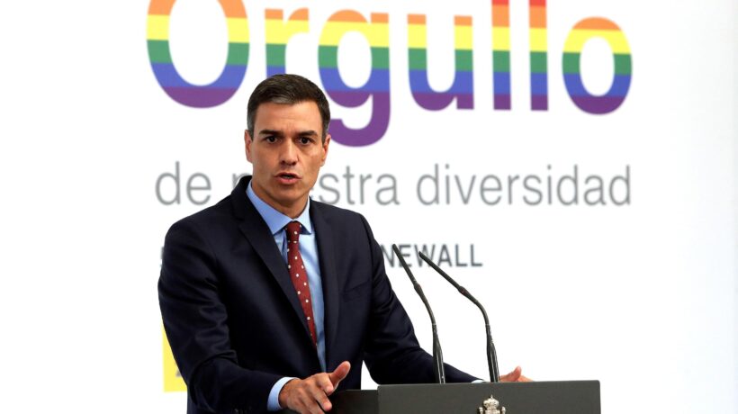 Sánchez scrive la Costituzione Lgbt