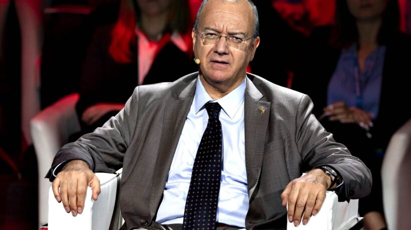 Valditara tace, la destra si infuria: «Sudditanza culturale alla sinistra»