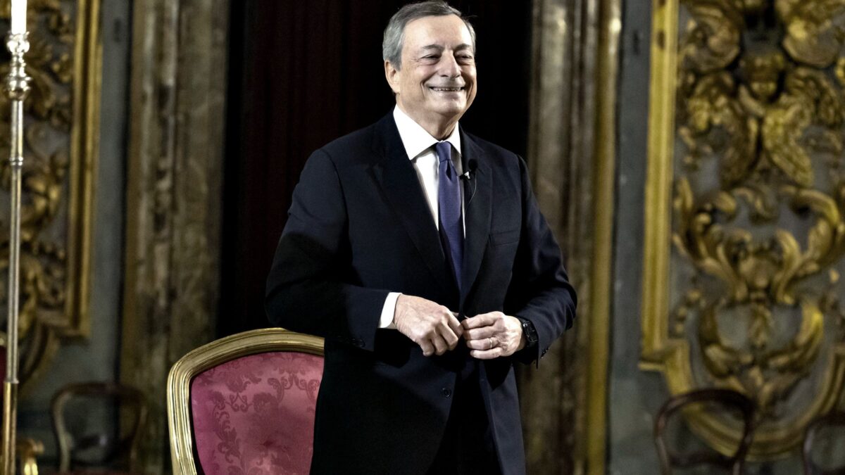 Parigi pensa a Draghi, ma lui guarda agli Usa
