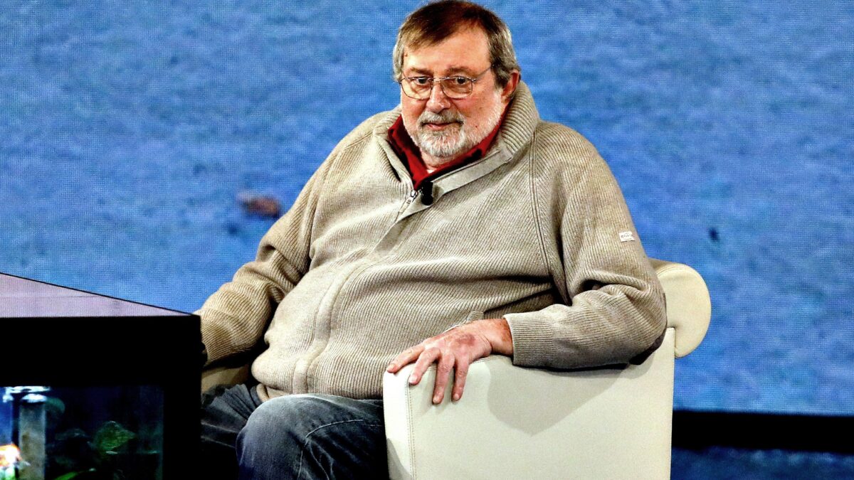 Nei salottini tv dei talk è chiamata alle armi dei guru anti governativi