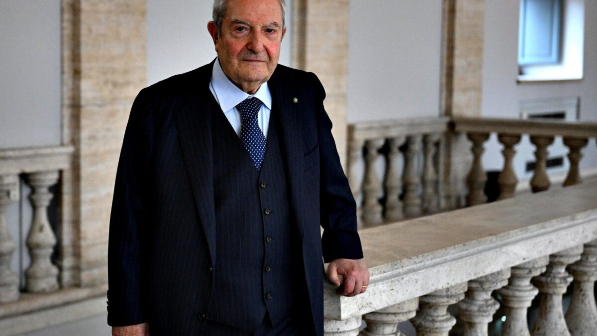 Barbera eletto a capo della Consulta. E Fassino esulta: «Premio politico»