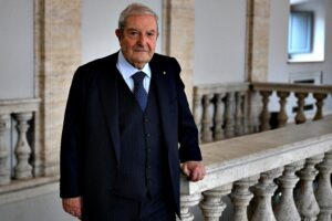 Barbera eletto a capo della Consulta. E Fassino esulta: «Premio politico»