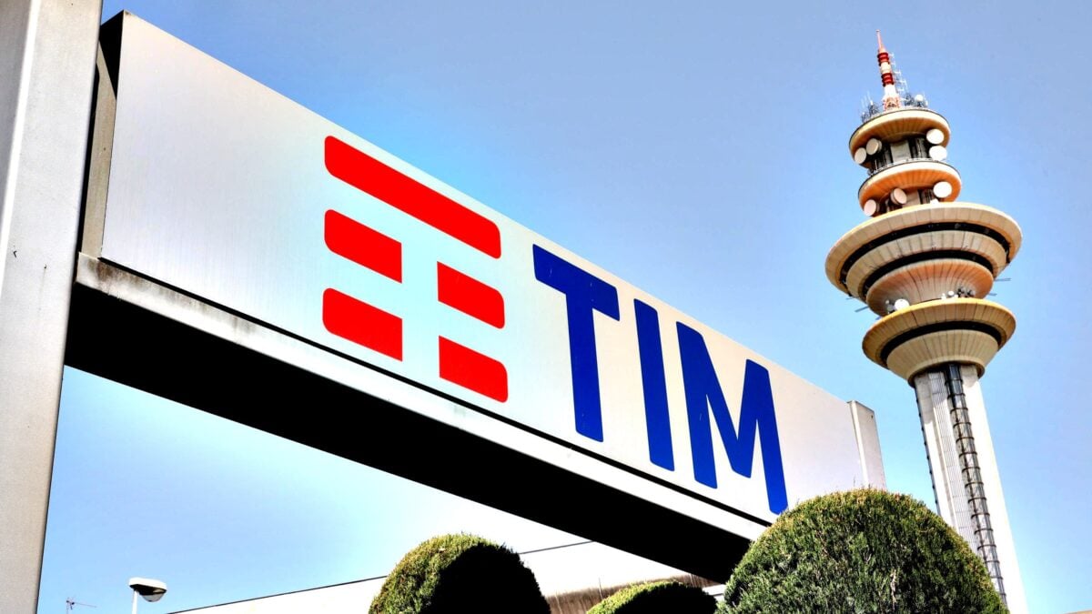 Ribolle la rete Tim. Casse e fondazioni contro le commissioni richieste dal fondo