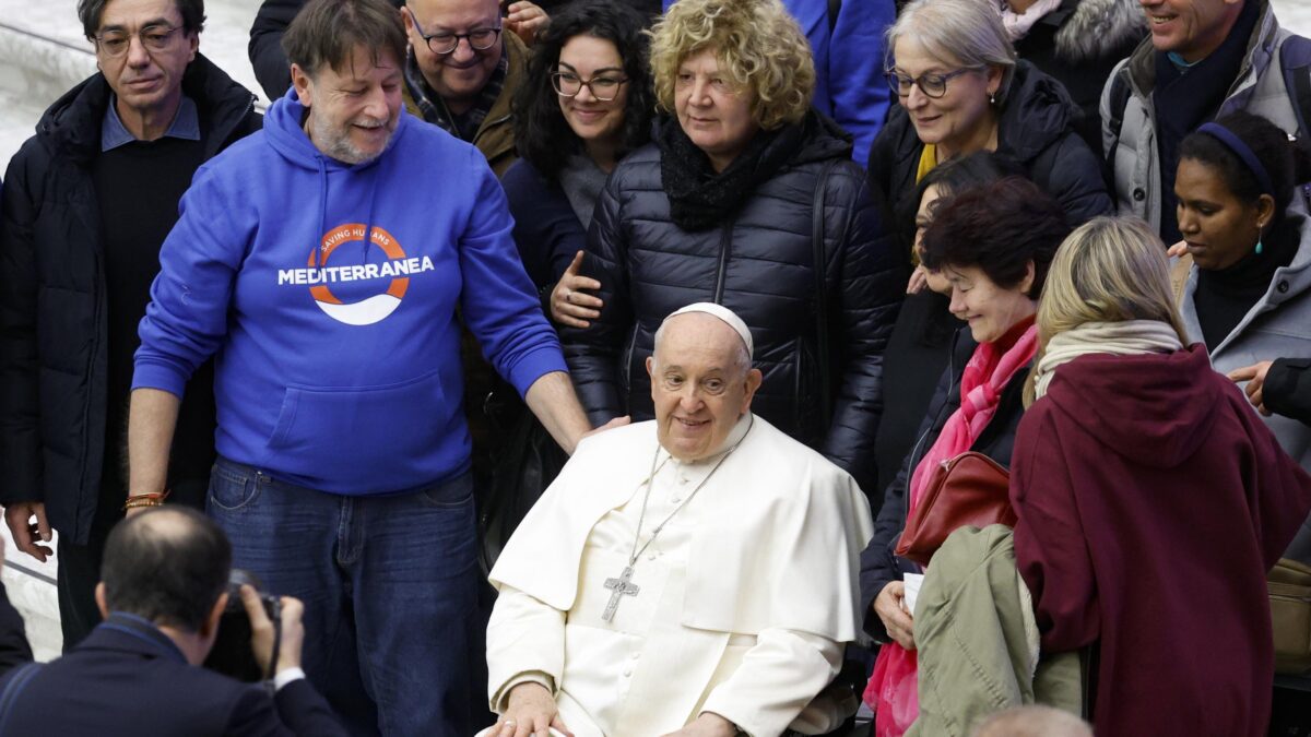 Bergoglio si schiera con Casarini